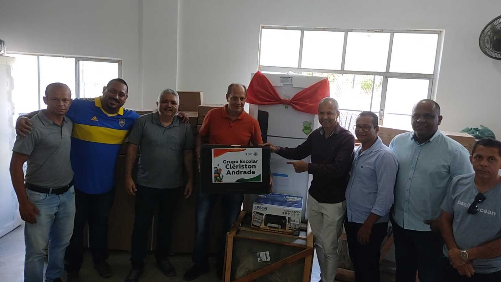 Prefeitura faz entrega de novos equipamentos para Escolas da rede Municipal